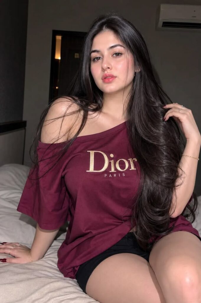 Busty Escorts Lahore (44)